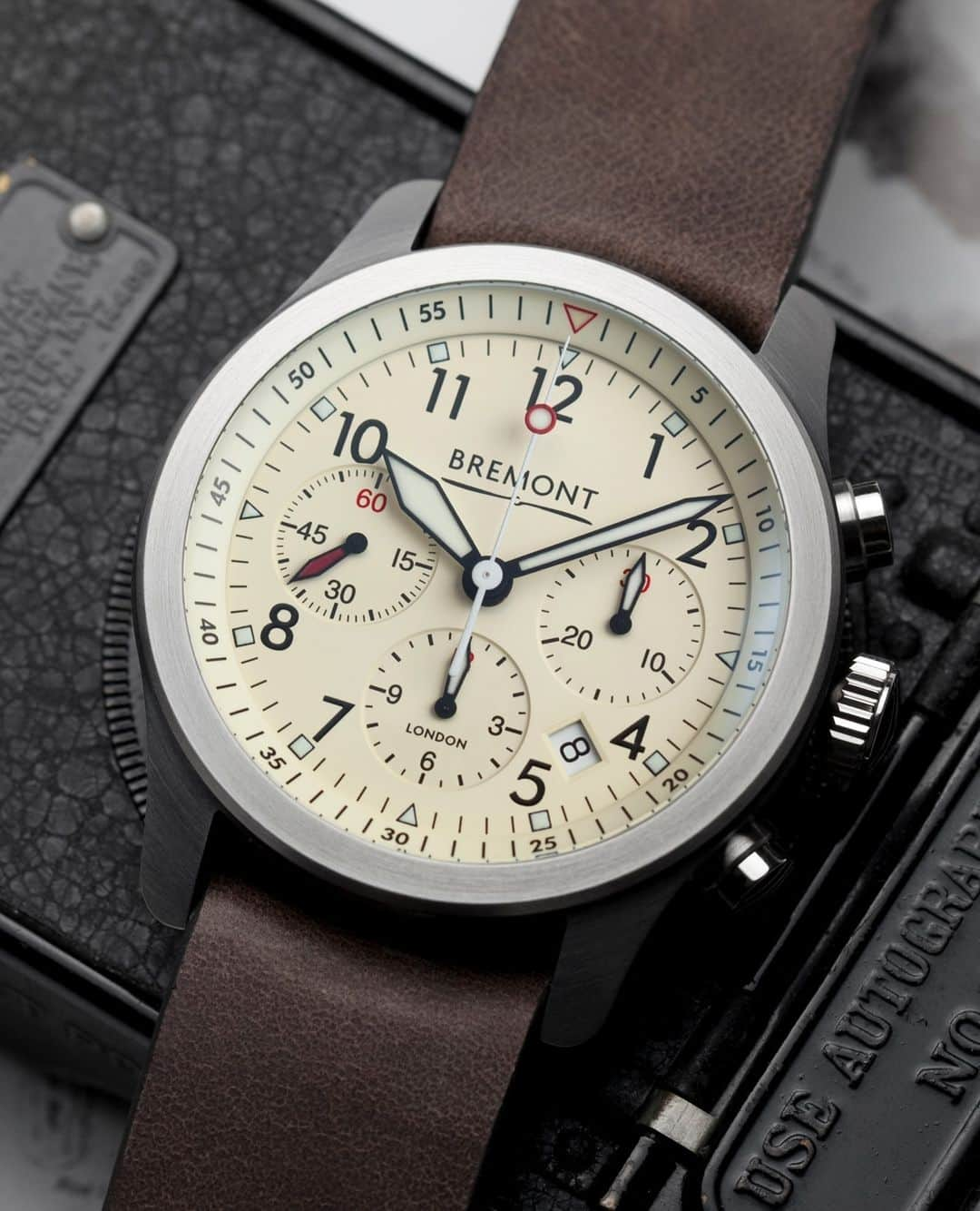 ブレモンさんのインスタグラム写真 - (ブレモンInstagram)「Discover the Bremont ALT1-P Cream.⁠ ⁠ The ALT1-P is designed for those who demand both accuracy and clarity. The clear Super-LumiNova® C3 hands and dial numbers make it a popular choice with aviation professionals and civilians alike.⁠ • Modified calibre 13 ¼''' BE-53AE automatic chronometer with 42 hour power reserve⁠ • Hardened stainless steel Bremont Trip-Tick® case construction⁠ • Water resistant to 10 ATM, 100 metres⁠ ⁠ This cream dial piece shows one of the three dial colour variations available. ⁠ ⁠ Visit the Bremont website to explore the watch in full.⁠ ⁠ #bremont #bremontwatches #testedbeyondendurance #pilot #pilotwatch #jet #military #militarywatch #aviationfan #britishengineering #britishwatch⁠」2月18日 1時31分 - bremontwatches