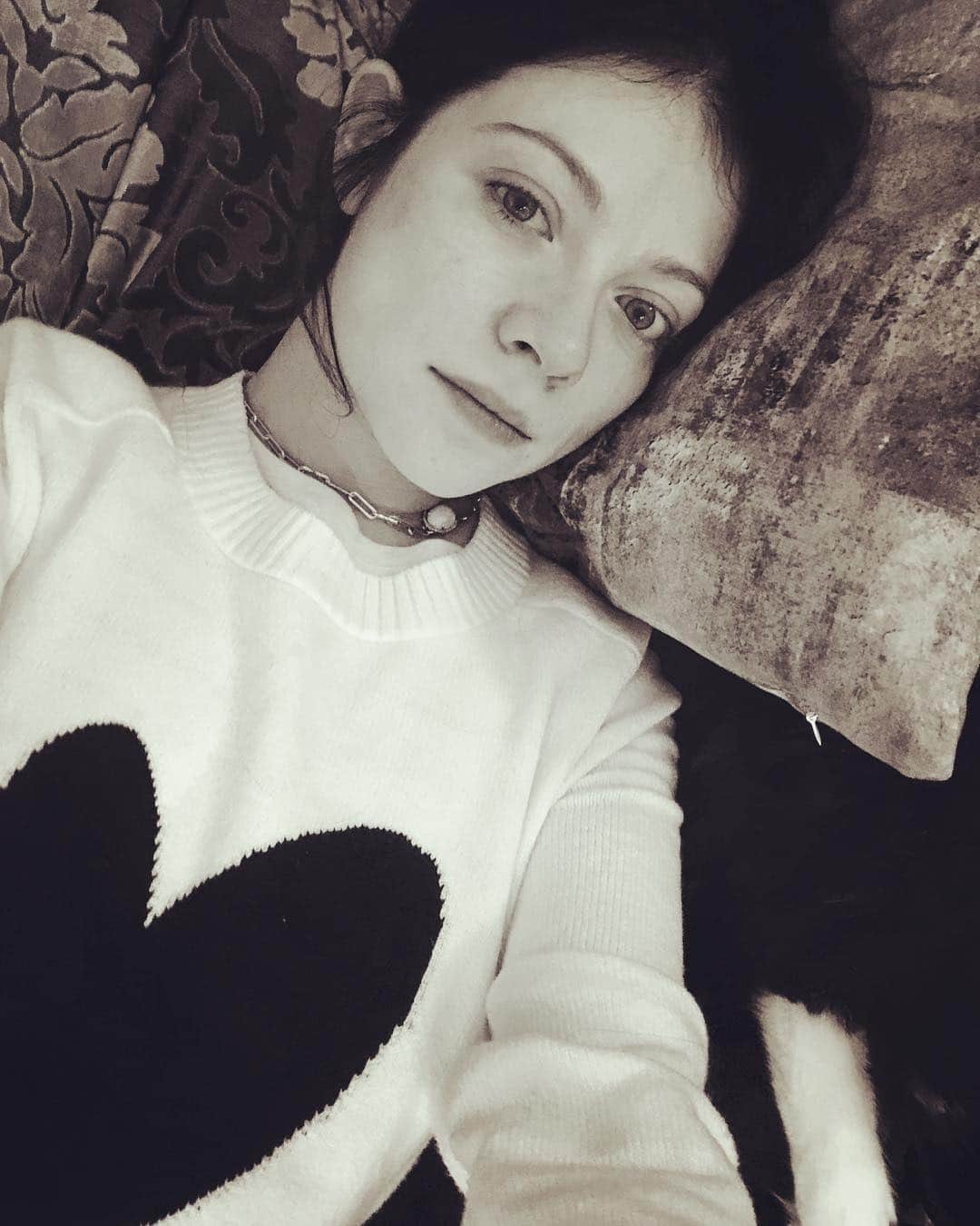のインスタグラム：「Just because I don't smile in a photo. Does not mean something is wrong. STFU. All you need is #love」