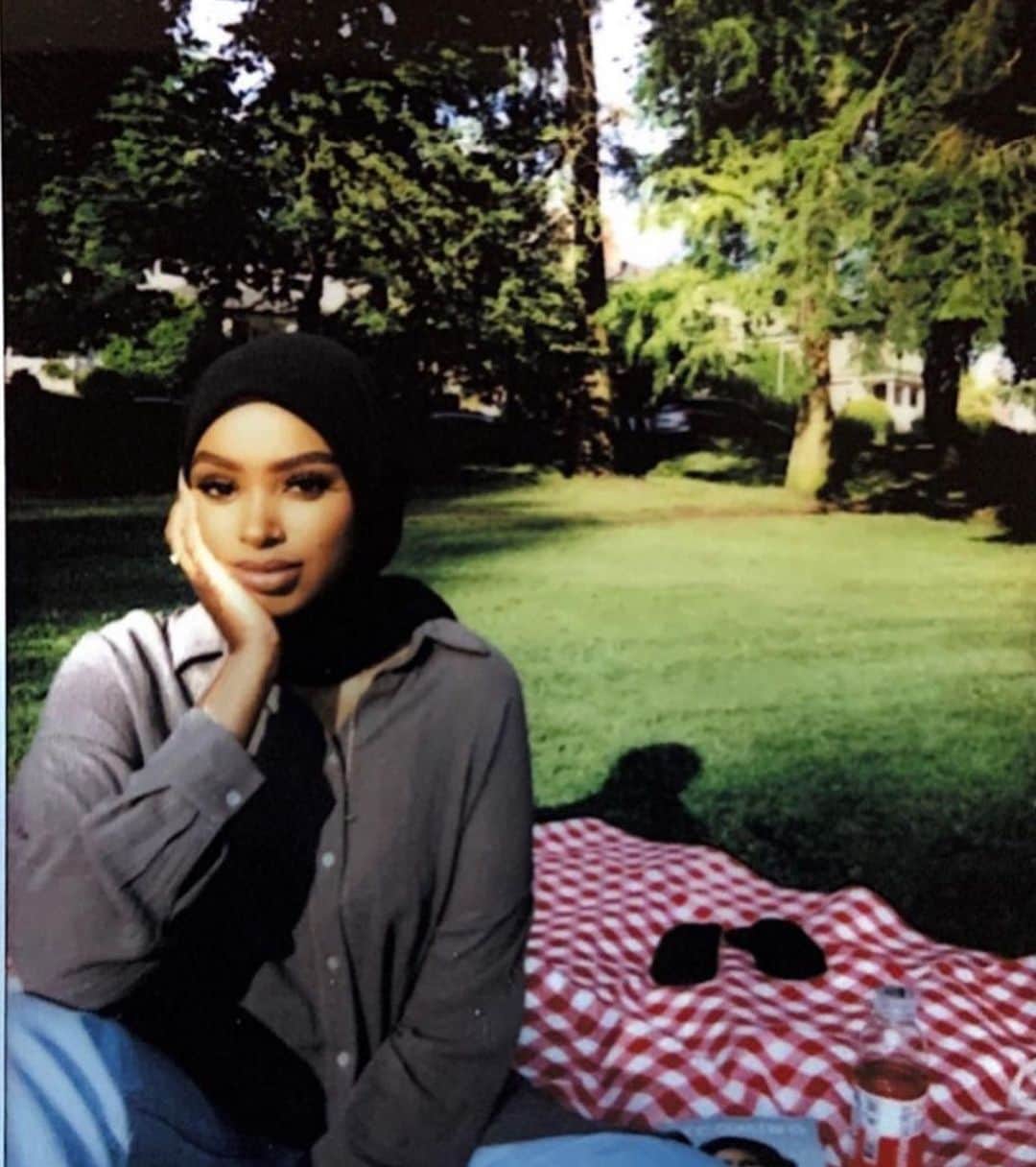 Fujifilm Instax North Americaのインスタグラム：「Nothin like a picnic with @brinney_ to #givehappiness! How are you spreading smiles at home? ☺💖⁠⁠ .⁠⁠ .⁠⁠ .⁠⁠ #give10⁠⁠ #dontjusttakegive⁠⁠ #givehappiness」