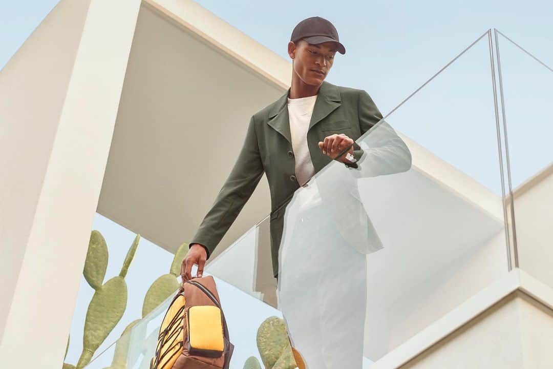 カナーリのインスタグラム：「Contemporary #CanaliSS21 look to be outfitted by the adventurer of the urban field. Find the look at the link in bio.  Model: @seba.ntab Photographer: @alessandro_burzigotti  #DrivenByImagination #Canali1934 #MadeInItaly #menswear」