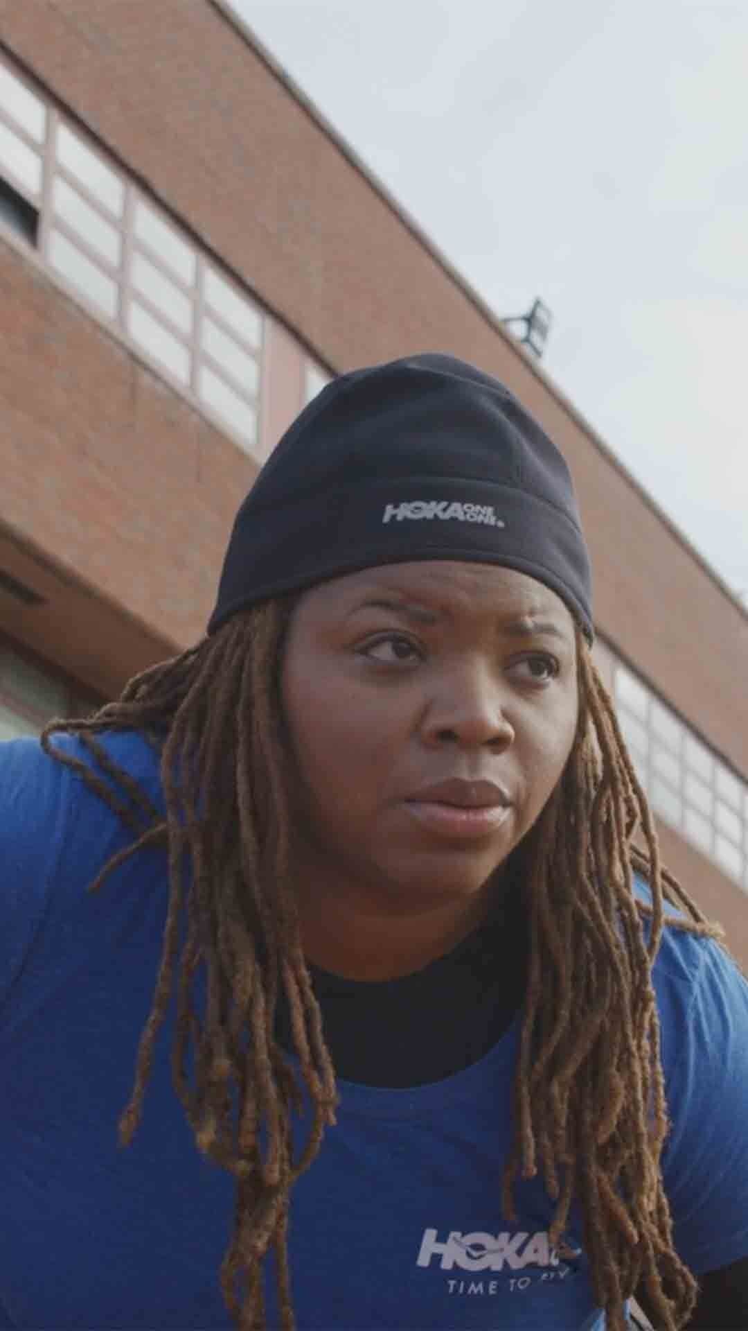 ホカオネオネのインスタグラム：「My name is Latoya Shauntay Snell, and I’m looking to go into the world of triathlons. My biggest hurdle is that I don't know how to swim.” ​ - Global Athlete Ambassador (@iamlshauntay)​  Join us and follow Latoya’s journey as she works with Coach Morgon Latimore (@coachmorgonlatimore) and IRONMAN Roderick Sewell (@rsewell92) to overcome her very real fear of swimming in this two-part story. ​  Share what fears you're working to overcome in the comments below. ​  #TimeToFly」