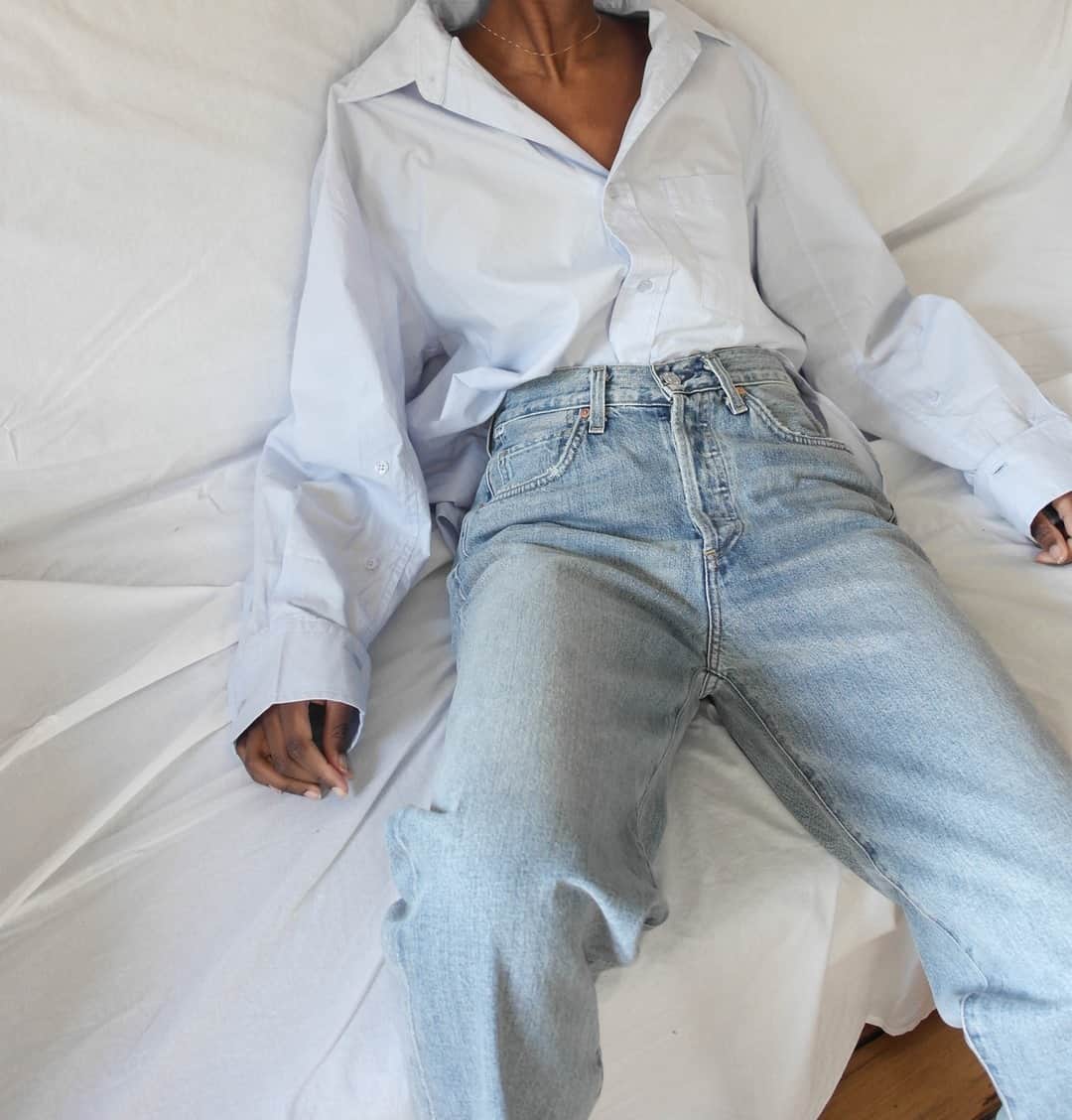 さんのインスタグラム写真 - (Instagram)「With references to the 90’s with its angled waistband, the Elle V-Front Jean in Issa is a vintage jean dream.」2月18日 2時08分 - citizensofhumanity