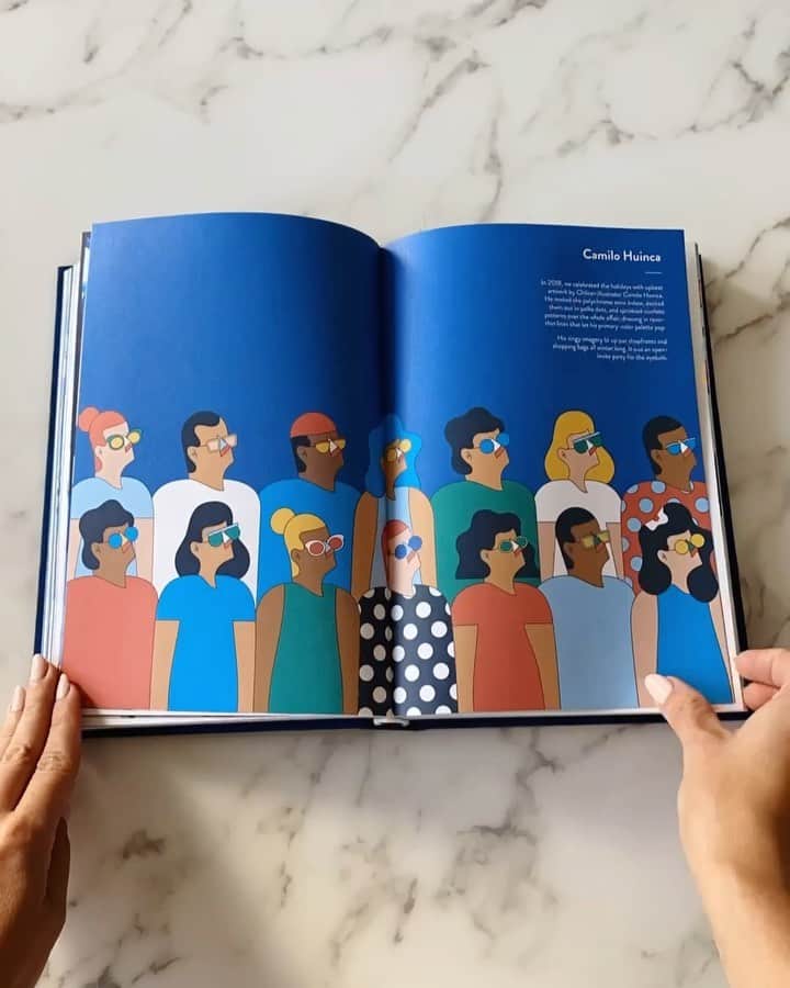 Warby Parkerのインスタグラム：「Over the years, we’ve commissioned original pieces by artists across the globe—in many cases, local to our neighborhoods!—to flavor our stores, city blocks, and maybe even your mailbox. Today we’re kicking off a new series to spotlight a few of those special collaborators. Up first: “A Drawn-Out Interview with @shantell_martin,” whose pieces you can peep at our Bergen St. store in Brooklyn and now inside our new book, “The Alphabet of Art at Warby Parker.” Take it away in our Story, @shantell_martin!」