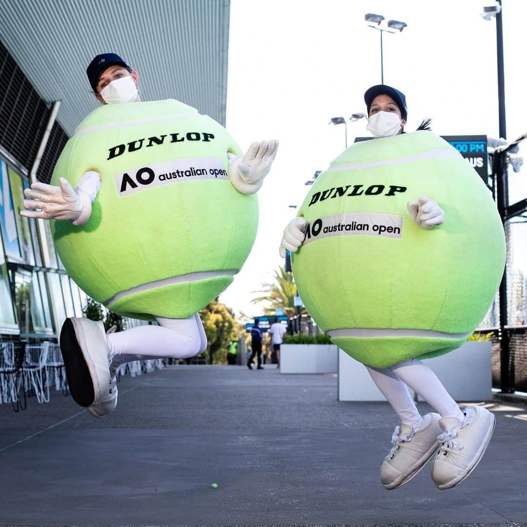 WTA（女子テニス協会）さんのインスタグラム写真 - (WTA（女子テニス協会）Instagram)「Having a ball over here 🇦🇺🎾🤗 #AO2021」2月18日 2時13分 - wta