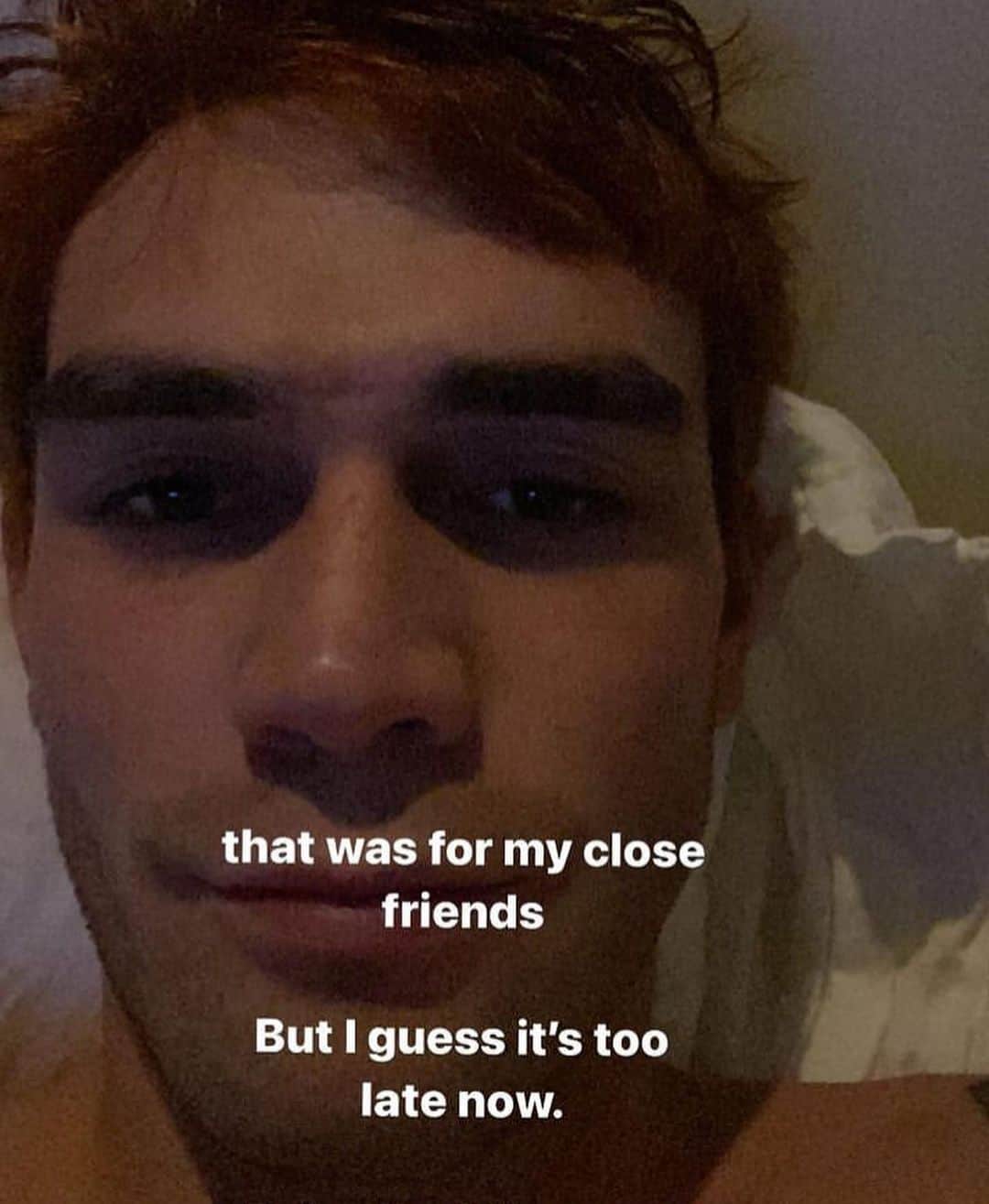Just Jaredさんのインスタグラム写真 - (Just JaredInstagram)「Oops. Riverdale’s KJ Apa accidentally posted a video to his public social media page that was meant for his close friends only. Tap this pic in the LINK IN BIO to watch the video.  #KJApa Photo: Getty」2月18日 2時25分 - justjared