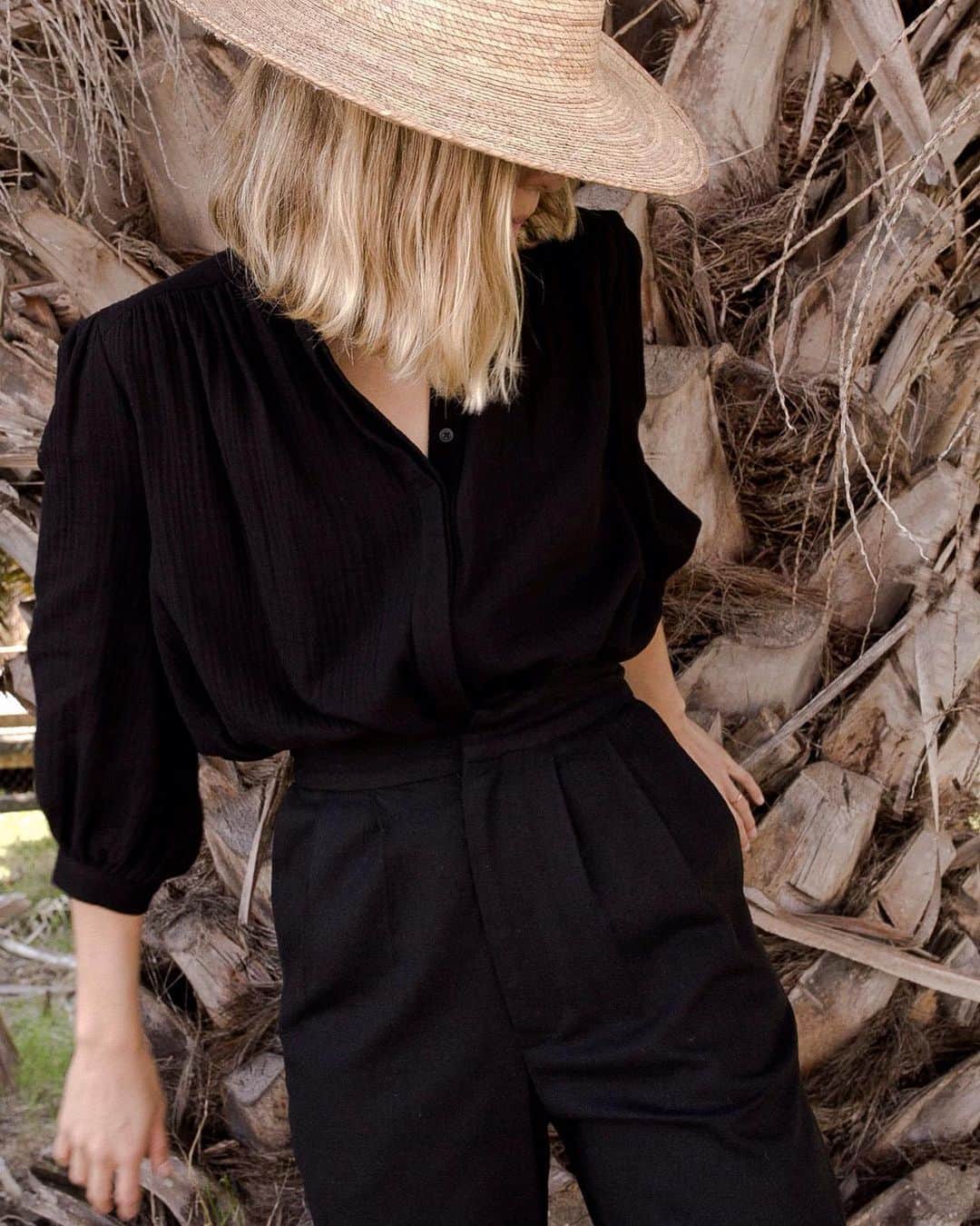 ハイディメリックのインスタグラム：「The silhouette, nipped waist, breezy fabrics and tailored details. HEIDIMERRICK.com」
