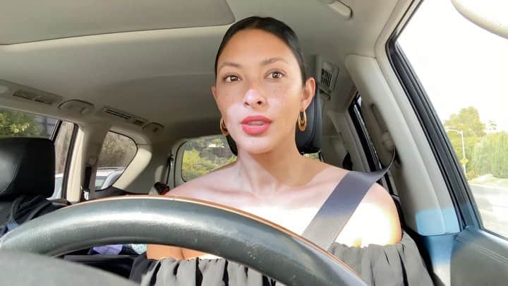 ジョーディン・テイラーのインスタグラム：「Have I told you lately how much I love CBD? Have I told you lately how much you should love that I love CBD? It’s keeping all of you safe on the road while I’m behind the wheel. 😎 Love keeping the @healistnaturals Calm Chews in my car because they are a convenient way to make sure I don’t go full psycho on my fellow drivers. But, OBVIOUSLY, anyone who drives slower than me is an idiot and anyone who drives faster than me is a maniac! Lol drive safe, kids #defendwellness」