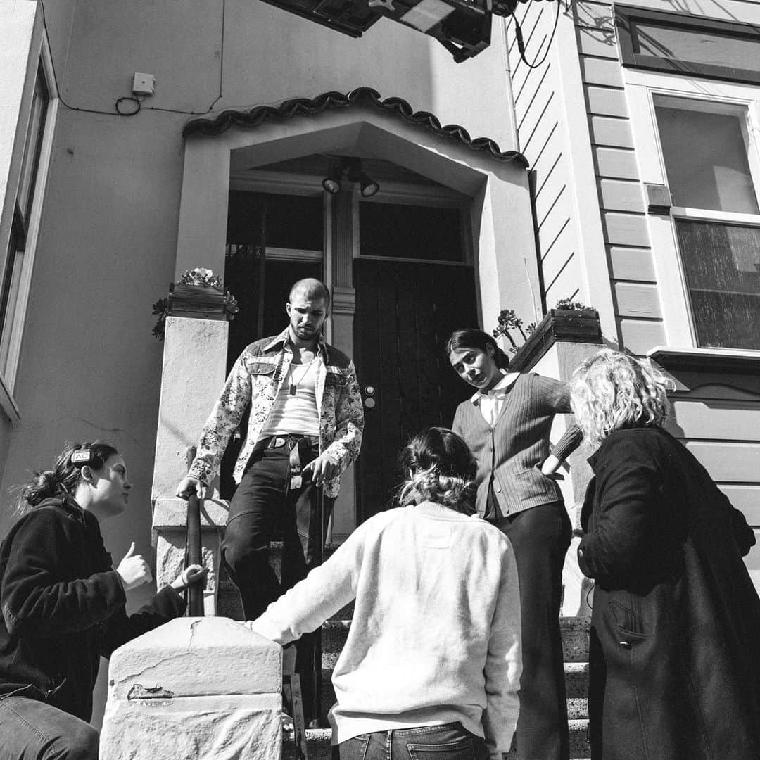 ロレンザ・イゾさんのインスタグラム写真 - (ロレンザ・イゾInstagram)「Bts from our shoot of @officialwomenislosers with our amazing crew, cast, director and the backdrop of San Francisco @sxsw this March // fotos del set de mi película #womenislosers filmada en San Francisco.」2月18日 2時30分 - lorenzaizzo