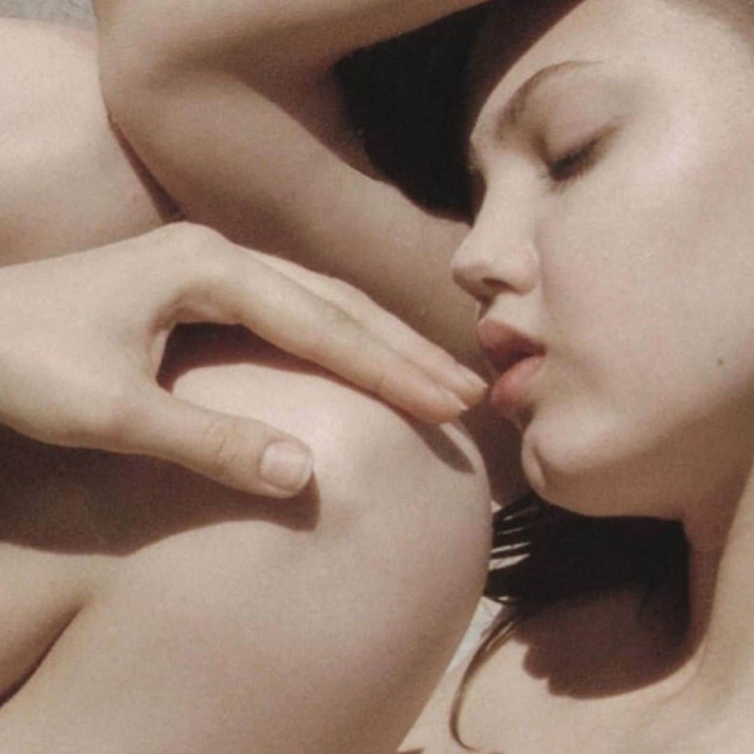 イーチ x アザーのインスタグラム：「SKIN APPRECIATION」