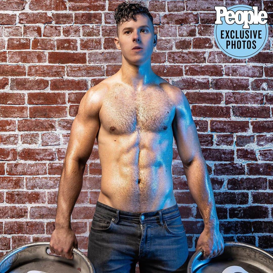 Nolan Gouldのインスタグラム：「😮 @people 📸 @robechanique」