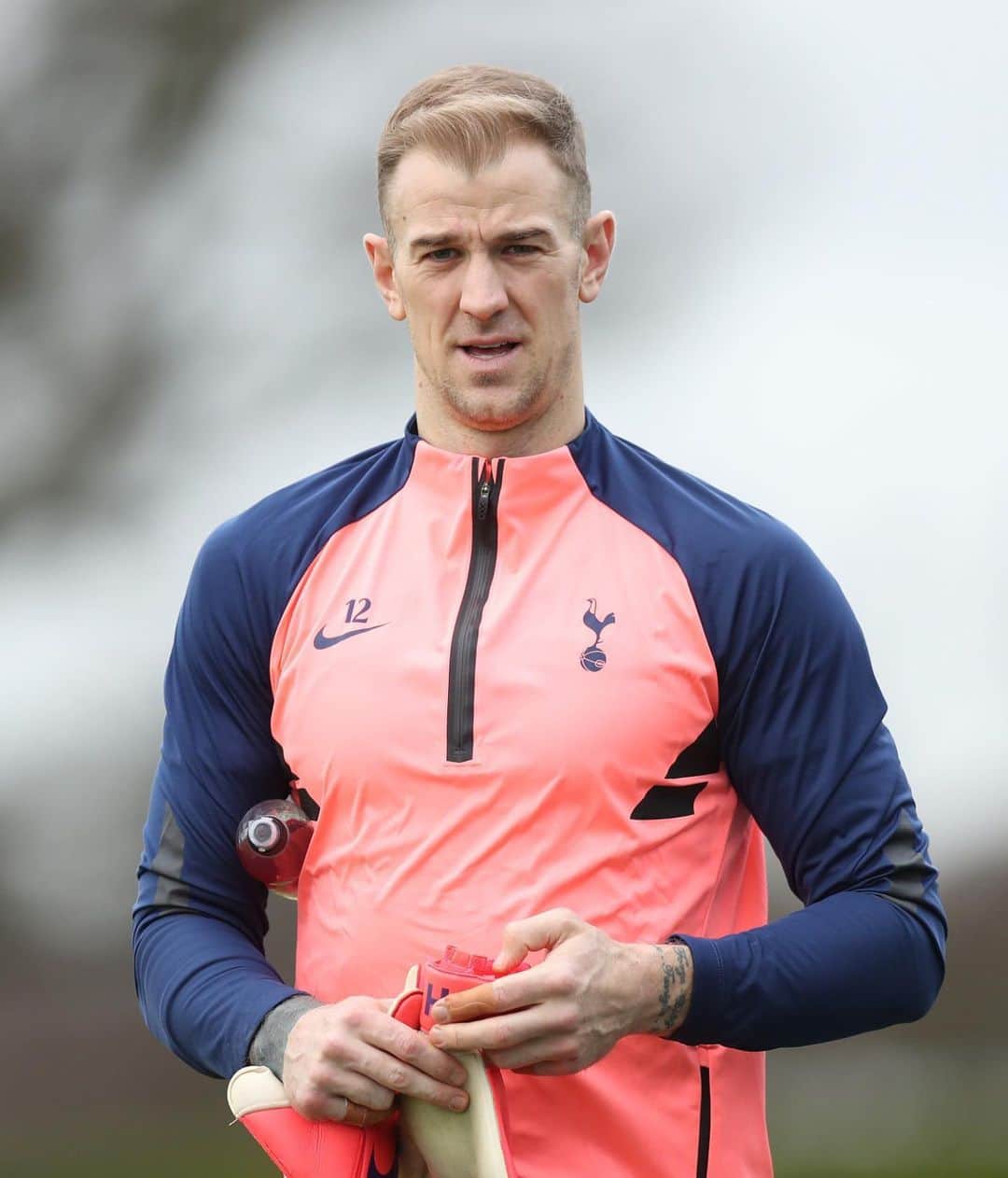 ジョー・ハートのインスタグラム：「Business end of the season @europaleague let’s go 💪 COYS」
