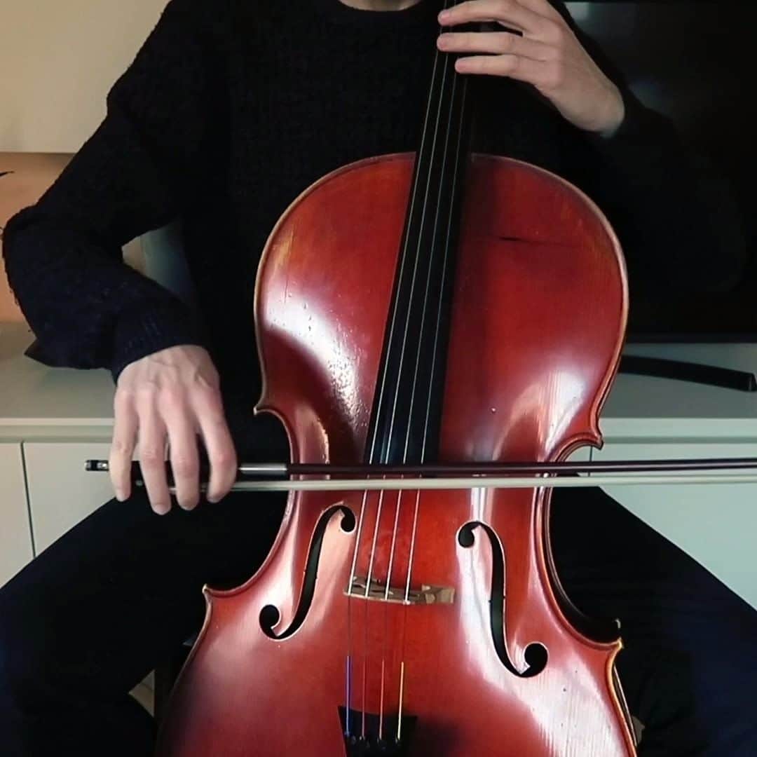 The Lumineersのインスタグラム：「Impressive cello cover from @gnuscello 👏 #reharmonizedlumineers」