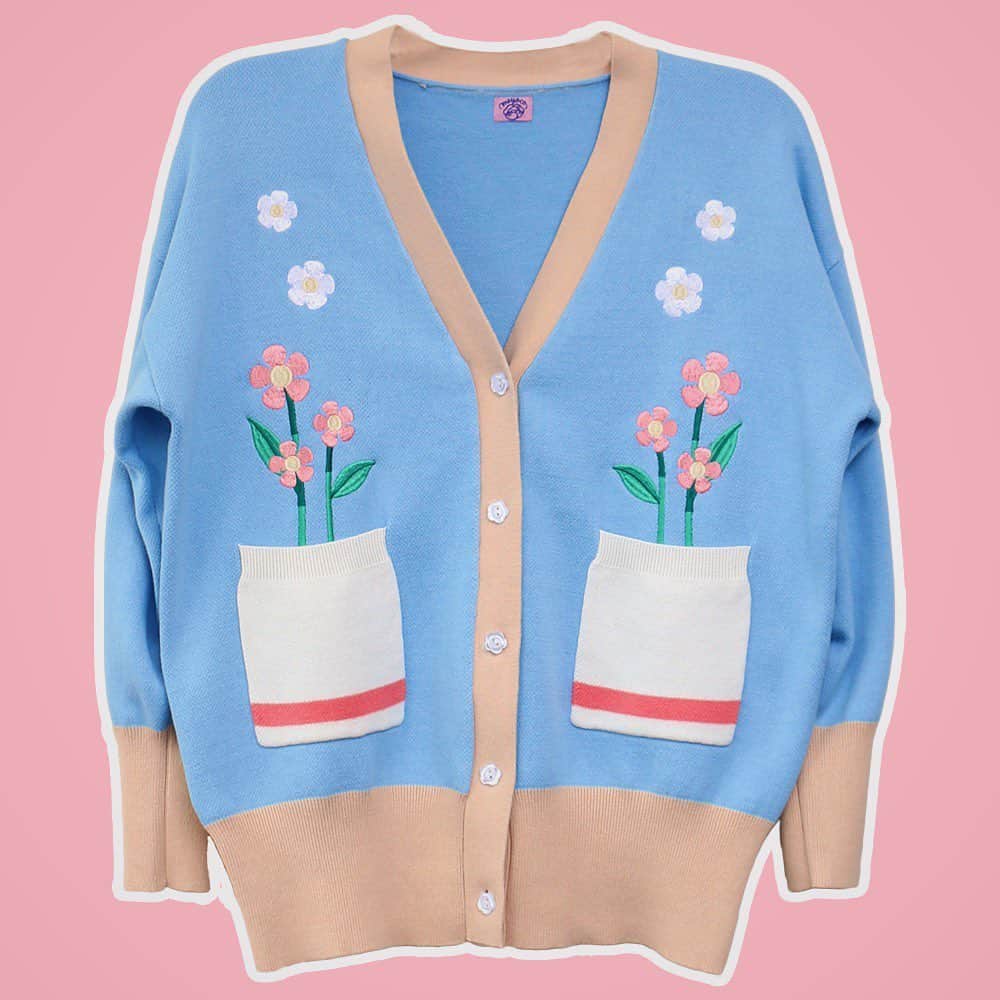 meyocoさんのインスタグラム写真 - (meyocoInstagram)「Spring Day Cardigan is here! 100% cotton knit cardigan with embroidered details (and pockets). Available from my apparel store, link in bio! 🌿🌸☀️」2月18日 3時22分 - meyoco