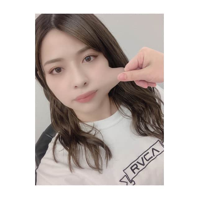 金澤朋子さんのインスタグラム写真 - (金澤朋子Instagram)「. . アプリで遊んでみたときの写真です🤳 なんかシュール…。笑 . おすすめのフィルター？加工？ あったら教えてくださいな〜 . #juicejuice #金澤朋子  #アプリ #おふざけ #フィルター #加工  #なんか変 #シュール #ほっぺた #痛そう 😂」3月4日 21時51分 - tomoko_kanazawa.official