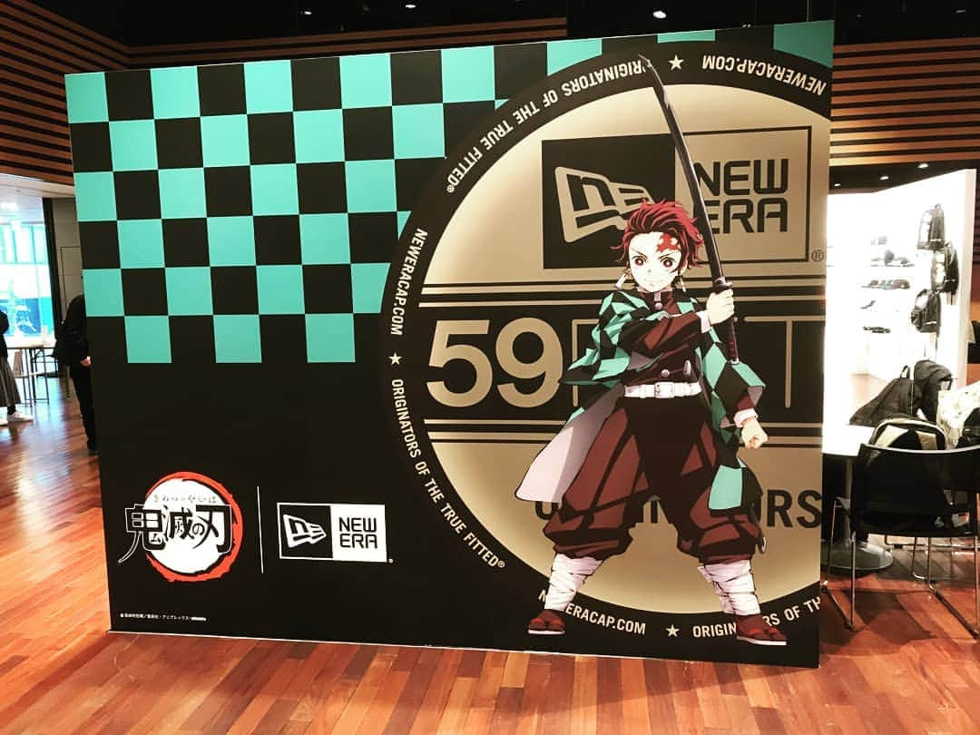 飯田亜希子のインスタグラム：「* @newerajapan の展示会へ * ３年後、どこの球団に入団しているかな〜なんて想像しつつ…⚾✨😂 * #newera#展示会#cap#鬼滅の刃#野球 #野球少年#息子#中2 #硬式野球#目指せプロ野球選手#NPB #ママ#ママモデル#モデル #mama#mamamodel#model」