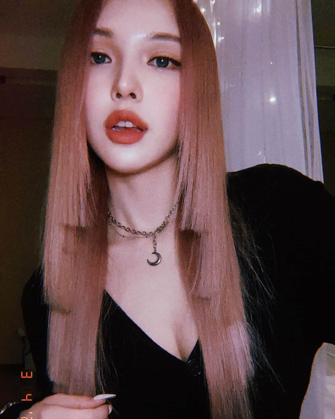 ポニーのインスタグラム：「⠀ 몇g 잘라냈을 뿐인데 가볍네🪶 💇🏻‍♀️ @o.n.o_mika」