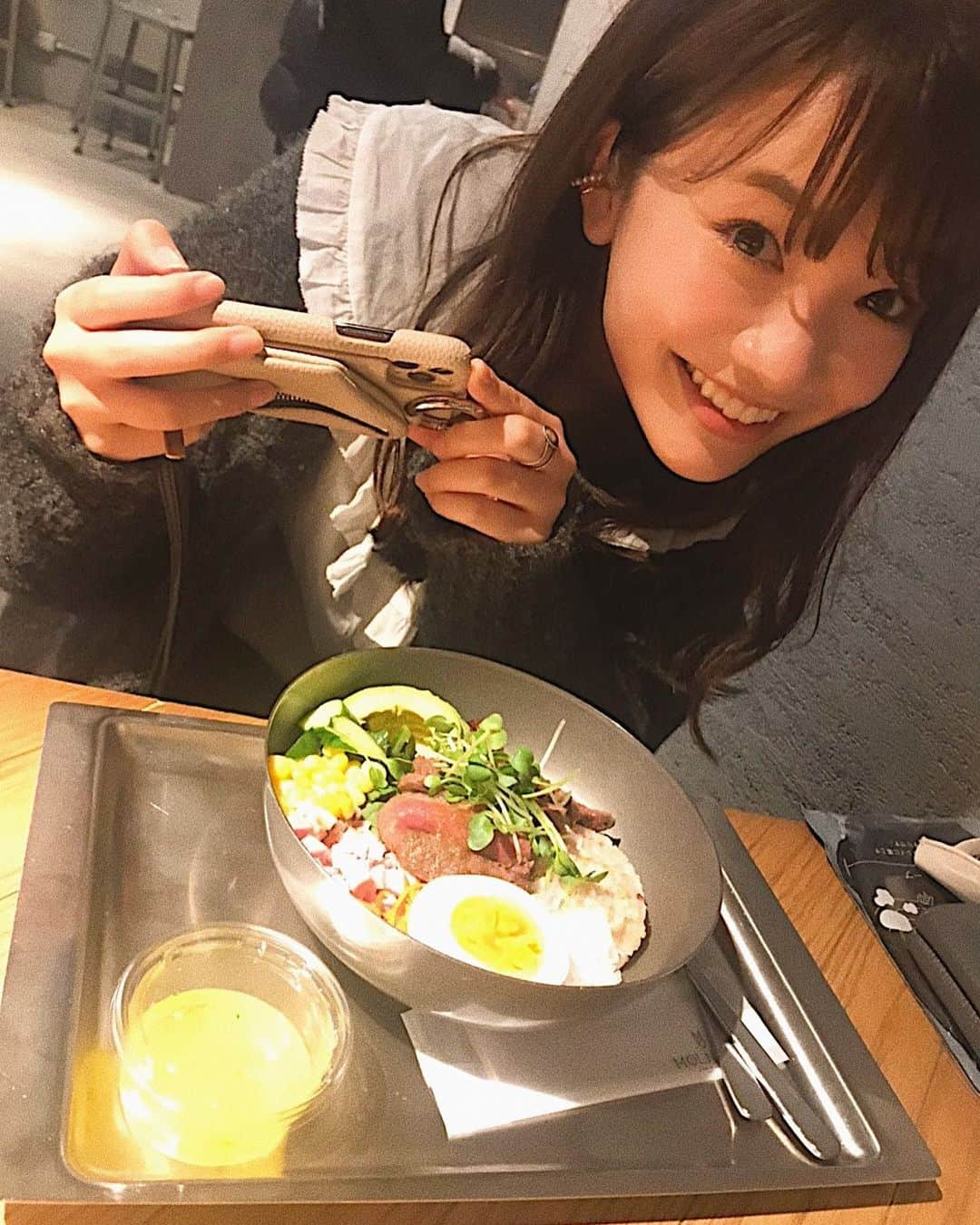 川村茉由さんのインスタグラム写真 - (川村茉由Instagram)「初モルノダ美味しかった🐷🍴✨ タンパク質たくさんとれて 体が喜んでる〜😎💕  食べ顔のアカウントに また載せます😙👌 @mayupi_tabegao   #モルノダ #molnoda #名古屋グルメ #ヘルシー #ダイエット #ヘルシーフード #タンパク質 #サラダボウル #名古屋ランチ #ランチ」3月4日 22時49分 - mayupi_k