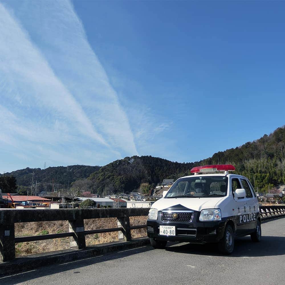 大阪府警察さんのインスタグラム写真 - (大阪府警察Instagram)「【第1回広報用フォトコンテスト優秀作品 /『青空のもと』】 先般、大阪府警察で実施した第1回広報用フォトコンテストの優秀作品です。 これからも色々な警察活動の写真や動画を発信していきますので、是非ご覧ください！  #大阪府警察公式 #大阪府警 #府警 #警察 #警察官 #フォトコンテスト #優秀作品 #写真好きの人と繋がりたい #写真 #活動 #交通安全 #パトカー #パトロール #青空 #空 #雲 #あなたに見せたい景色」3月4日 15時57分 - fukei_koho
