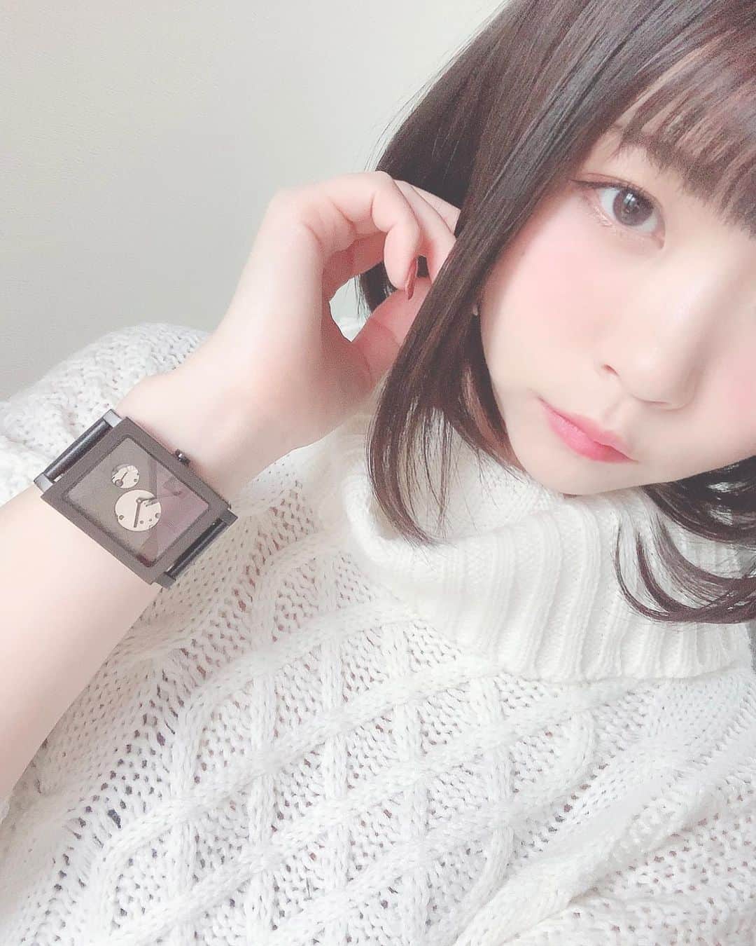 のインスタグラム：「No Monday⌚️  . . . @nomonday_jp の腕時計。ブラックめちゃ可愛くない？💘  クーポンコード［mikitbd176] を入力すると10%オフでご購入頂けます✨ . . . #ノーマンデー #時計 #腕時計 #nomonday  #手元倶楽部  #バレンタイン #ギフト #お洒落さんと繋がりたい  #model #gravure #portraitmodel  #cosplayer  #モデル女子  #グラビアアイドル #コスプレイヤー  #彼シャツ #ヴィヴィアンウエストウッド  #シルバーアクセサリー  #インスタグラマー #ポートレートモデル  #bodymake  #可愛くなりたい  #japan_of_insta  #igportrait #pasha_magazine #instaportrait  #tokyocameraclub  #童顔  #instagramer  #インフルエンサー募集」
