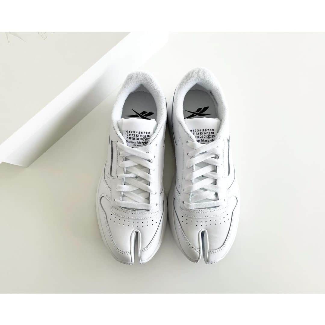 のインスタグラム：「maisonmargiela x reebok . shoes & socks ♡♡  #maisonmargiela  #reebok  #sneakers  #メゾンマルジェラ #マルジェラ #リーボック #スニーカー」