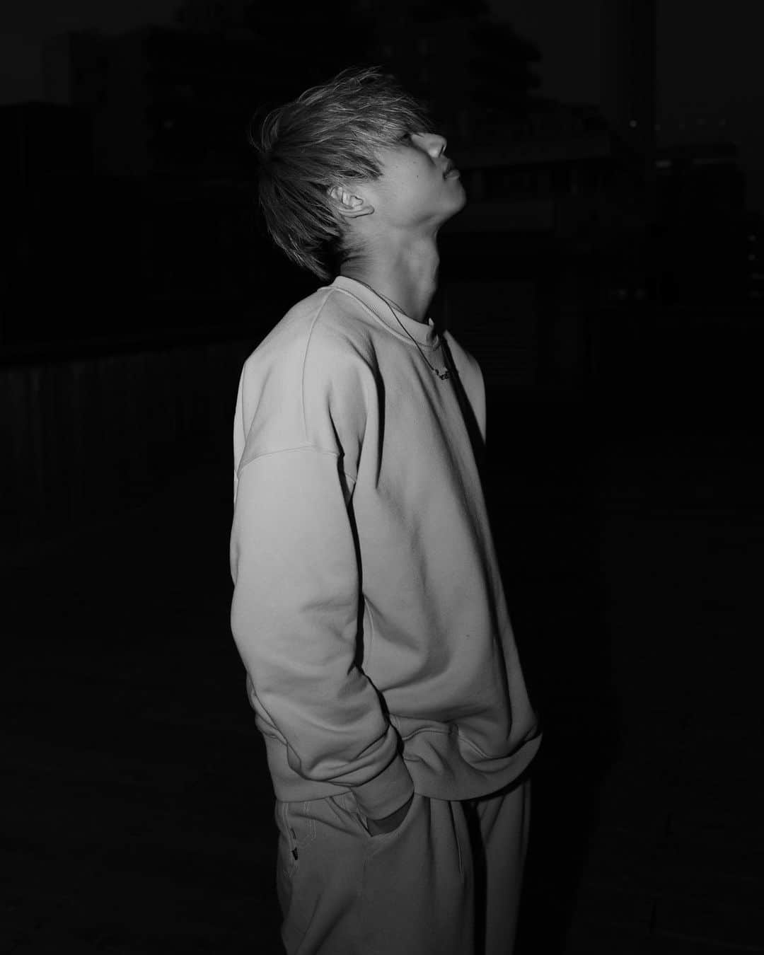 のインスタグラム：「"in the dark" 📸　@sho__hayakawa」