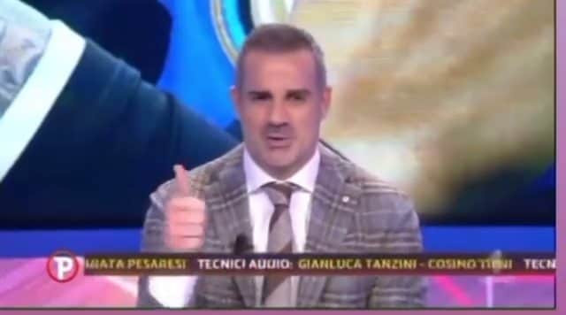 ステファノ・ソレンティーノのインスタグラム：「FORZA PALERMO 💗🖤」