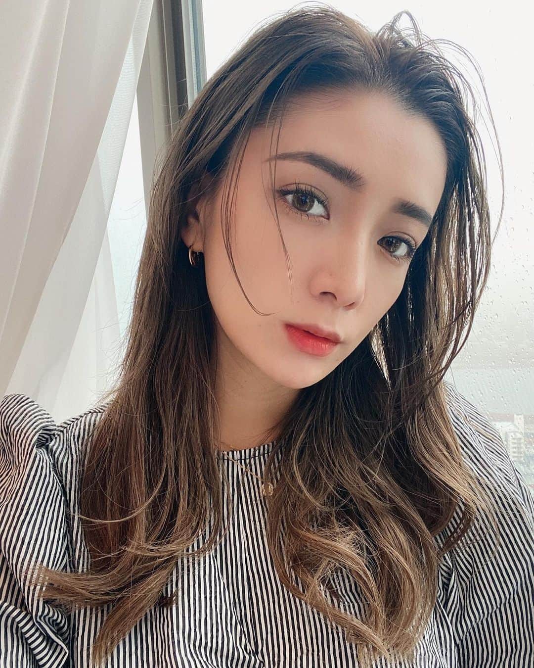 谷口紗耶香のインスタグラム：「@aries__shinsaibashi  子連れok🤍kidsスペースありの素敵すぎるnail&eyelashサロン👏🏼 こんなところ待ってましたーっ❗️って感じで感動💕 ・ フラットラッシュ 160本:cカール 目頭から10.11.10」