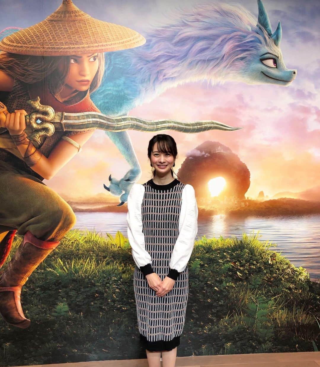 高見侑里さんのインスタグラム写真 - (高見侑里Instagram)「◡̈♥︎﻿ 明日3/5(金)公開の映画「ラーヤと龍の王国」のウェルカムイベントが行われ、主人公ラーヤの日本版吹替を務められた#吉川愛 さんと、イベントに登場された#３時のヒロイン の皆さんにインタビューさせていただきました☺️﻿ ﻿ 詳しくは明日の#めざましテレビ をご覧ください⏰﻿ ﻿ #ラーヤと龍の王国﻿ ﻿ そして今朝の#永島優美 アナウンサーの結婚のニュース、とても幸せな気持ちになりました🥰﻿ ﻿ みんなに愛されている永島アナウンサー、本当におめでとうございます💐♡﻿ *﻿ ワンピース...#lilyboutique」3月4日 19時06分 - yuri_takami_official