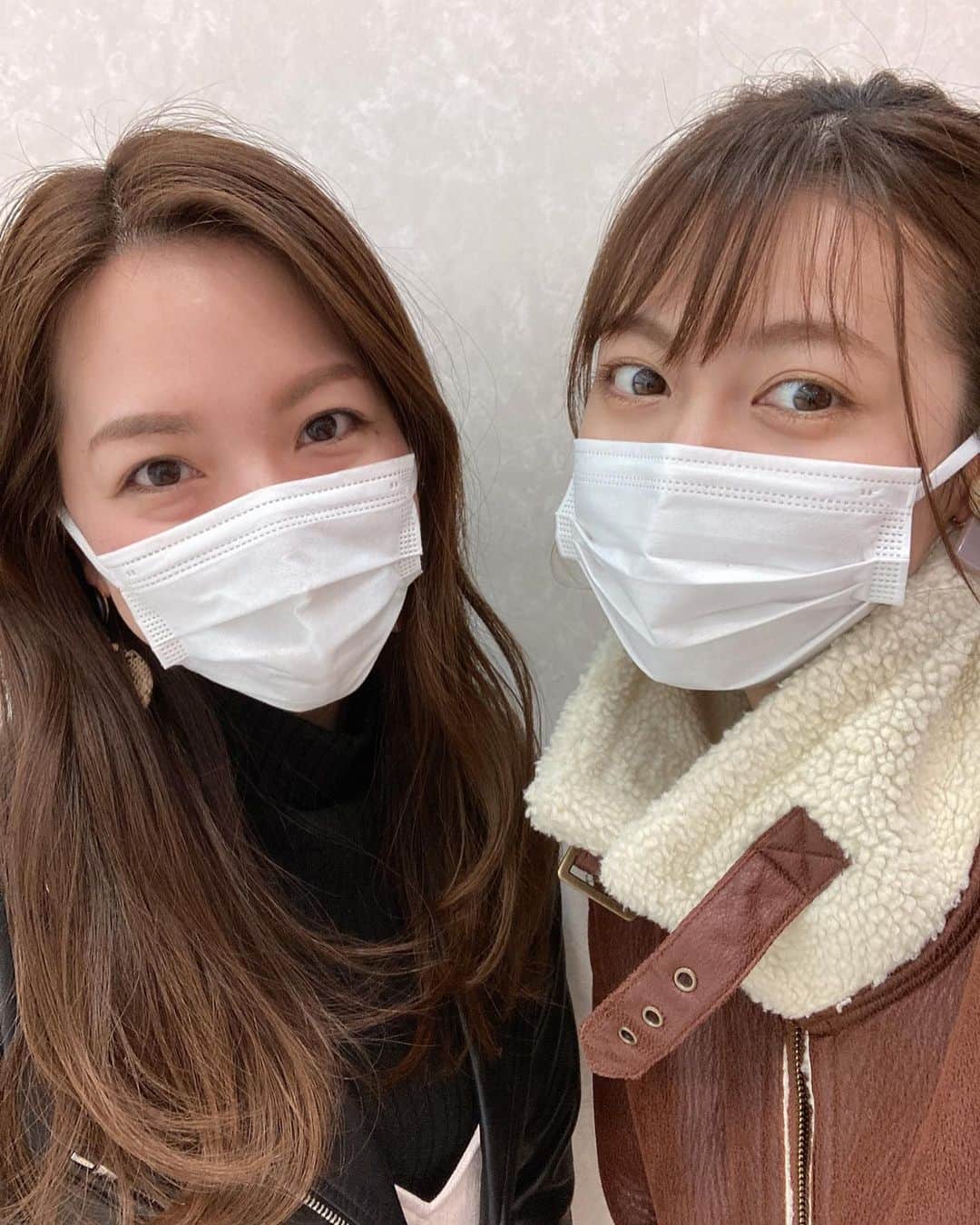 芳賀愛華のインスタグラム：「. @haruchankun とランチ〜😚💓 めっちゃ笑ってパワーチャージ💪💓 楽しかったぁ☺️✌️ . . . 2枚目3枚目は4年前の写真🤳 若い…🙈🙈🙈🙈笑 . . 久しぶりの#あいはるか 💓」