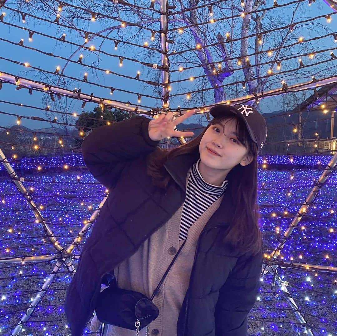 小林花南さんのインスタグラム写真 小林花南instagram ちょっぴり 時期遅いかもだけど イルミネーションへ 友達がバシャバシャ 撮ってくれました 笑 10コマならぬ9コマ イルミネーション 小林花南 3月4日 19時34