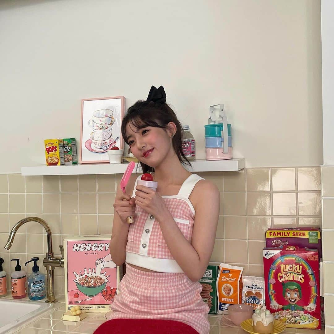 チョン・ダビンさんのインスタグラム写真 - (チョン・ダビンInstagram)「ppibib 🤍🍅🍒💄」3月4日 21時02分 - jungdabiny