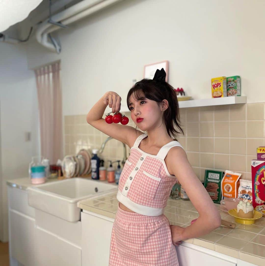 チョン・ダビンさんのインスタグラム写真 - (チョン・ダビンInstagram)「ppibib 🤍🍅🍒💄」3月4日 21時02分 - jungdabiny