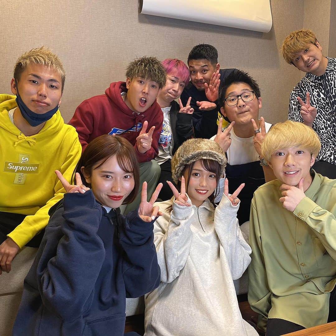 はんくんのインスタグラム：「ばんばんざいとコラボしたぞぉぉぉお😍 めっちゃ楽しかったし打ち解けるまで出会って4秒でした。 またコラボしたいしプライベートでも絶対遊ぼね🤩👍  #ばんばんざい #エスポ #楽しすぎた #コラボお楽しみに」