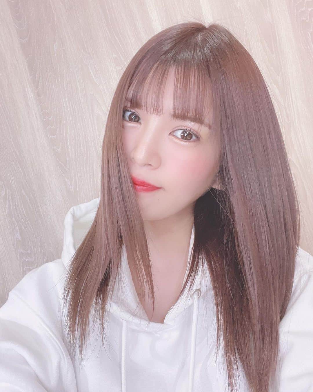 坂口杏里のインスタグラム：「ひまな木曜日３月４日 ちーん。  あ、髪の毛は渋谷ラピステラスよ♡」