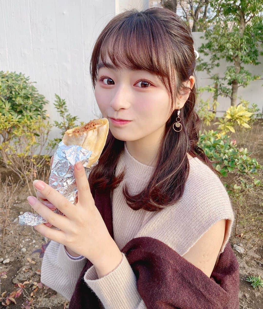 奥原ゆきのさんのインスタグラム写真 - (奥原ゆきのInstagram)「. . 最近は少し暖かくなって来たので、先日ピクニック気分を味わいに南池袋公園へ🐥 公園内にある「ラシーヌ ファーム トゥー パーク（RACINES FARM TO PARK）」でブリトー🌯とレモネード🍹を買ってまったり でも花粉が‥🙊🙉🙈」3月4日 21時29分 - yukino_okuhara