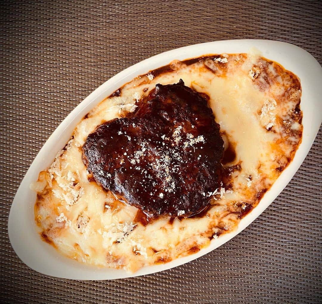 ゆみみさんのインスタグラム写真 - (ゆみみInstagram)「お昼ごはん。煮込みハンバーグをリメイク。 #煮込みハンバーグ #ドリア  #お昼ごはん  #おうちごはん」2月18日 12時54分 - yumimi76