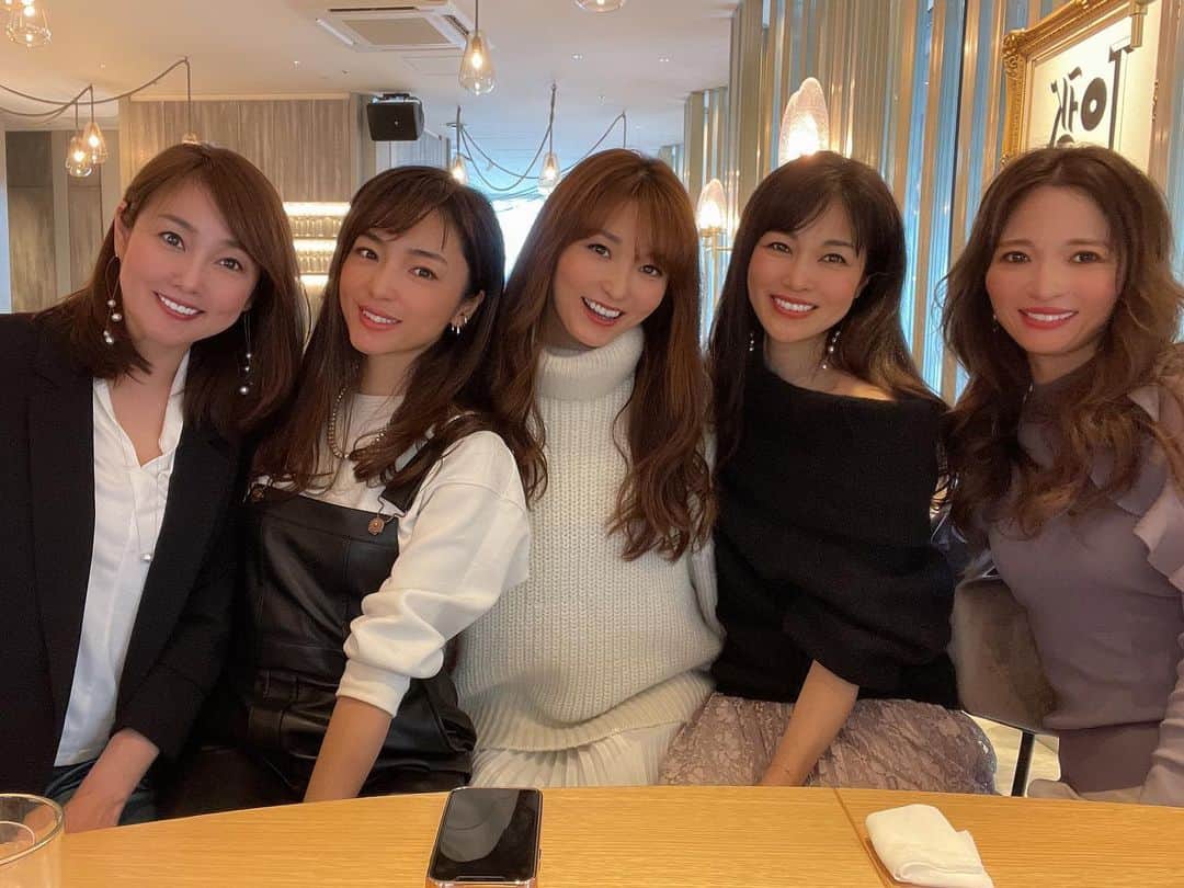 のインスタグラム：「#思い出グラム  投稿し忘れてた🌸  春になったらみんなで お花見🌸できたら うれしいな😊 お花見してる夢見た🌸  🌸ピンクのドレスコード🌸 で大人女子会したい  お昼のつぶやき🌸🌸  #大人女子会 #美魔女 #インスタグラマー #instabeauty#instagood#instacosme#美活#workout#美肌#diet#アラフォー#ママ#followme」
