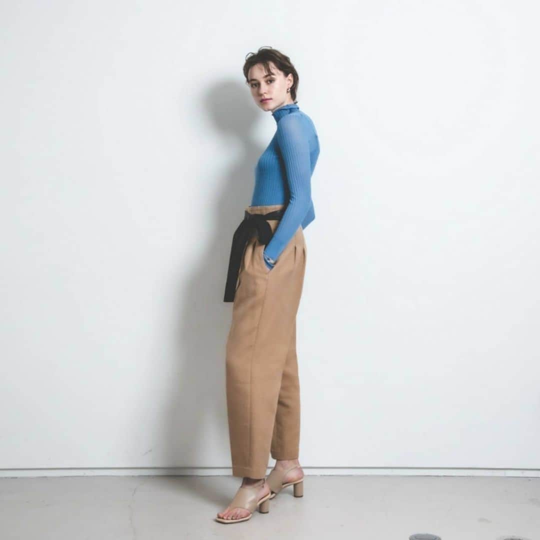 オンラインショップ アットシェルタのインスタグラム：「【2021 spring TREND KEYWORD －人気ブランドで見つけた、トレンドアイテム－】  SPRING COLOR Sky Blue  【DESIGNWORKS】 @designworks_ladies_official ハイゲージリブハイネックニット https://abahouse.jp/ladies/designworks/item_35420540012/354205400123/  フェイクレザーベルト付きパンツ https://abahouse.jp/ladies/designworks/item_35420850001/354208500011/  【PICHE ABAHOUSE】 @piche_abahouse_official カヴァード トングサンダル https://abahouse.jp/ladies/piche/item_54421025038/544210250383」
