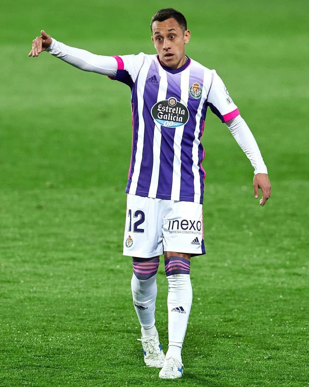 LFPさんのインスタグラム写真 - (LFPInstagram)「🇨🇱 💜 @fabianorellanaoficial 💜 🇨🇱  #RealValladolid #Orellana #LaLiga #LaLigaSantander #Football #YouHaveToLiveIt #HayQueVivirla」2月18日 13時00分 - laliga