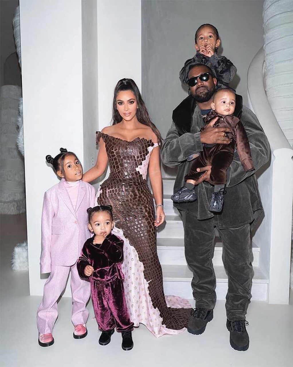 E! Onlineさんのインスタグラム写真 - (E! OnlineInstagram)「Kim and Kanye's relationship may be nearing its end, but their kids remain the top priority. Link in bio for an exclusive update on both parties. (📷: Instagram)」2月18日 13時02分 - enews