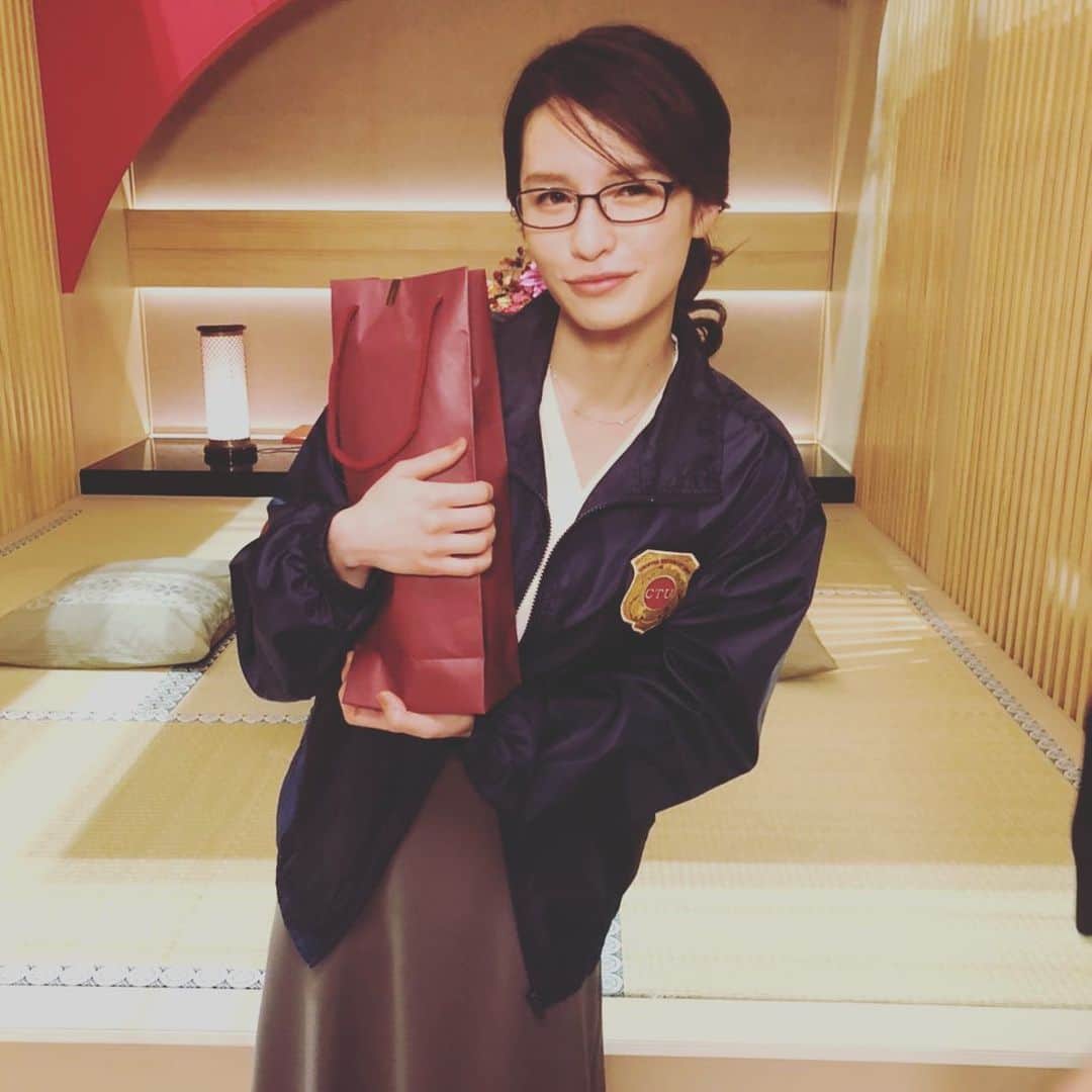 皆本麻帆のインスタグラム：「24JAPAN お先にクランクアップさせていただきました。たくさんの方に観ていただき嬉しく思います。。 どうもありがとうございました!!!  まだまだ放送は続きますので ﾄﾞｷﾄﾞｷしながら 皆様の無事を想いながら 観ていきたいと思います。  真行寺三保さん、愛を込めて さようなら〜。♡♡♡  #24JAPAN #テレビ朝日 #毎週金曜日 #2315」