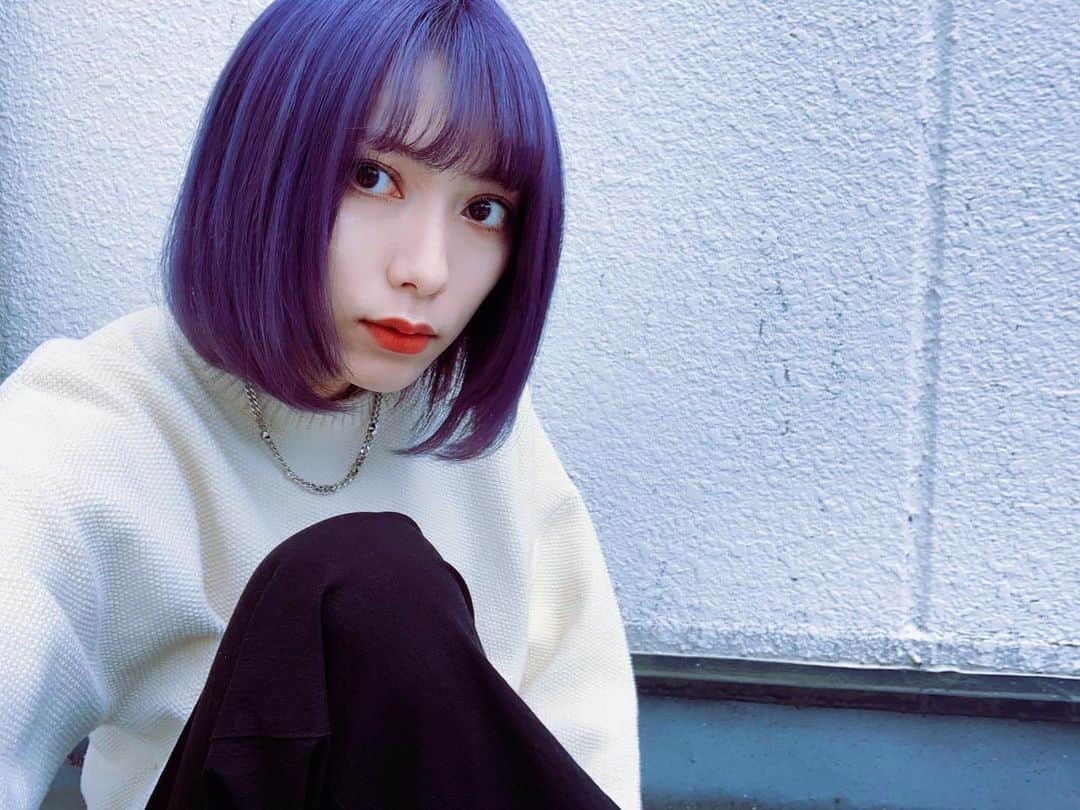 SHIZUKAのインスタグラム：「. I am posting a selfie for ages cause super confident with new hair color now;) . やっぱりこれだな〜」