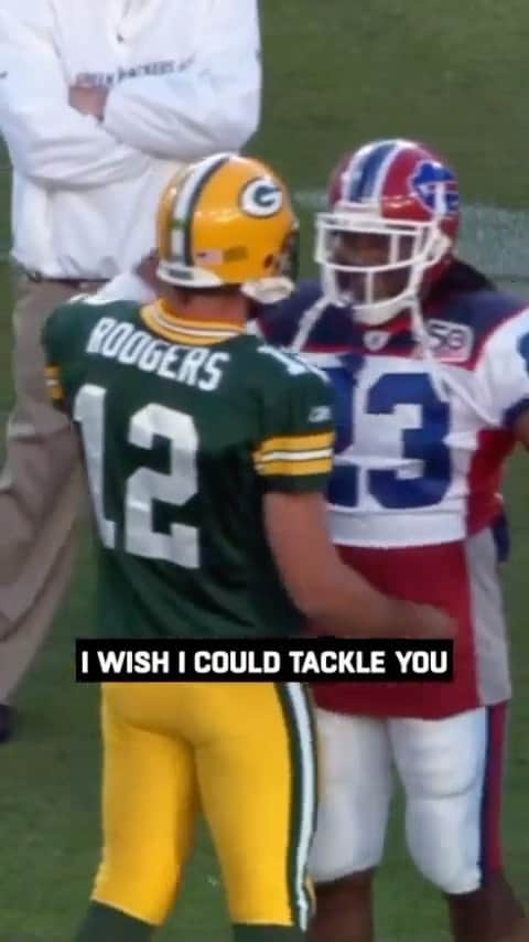espnのインスタグラム：「This Aaron Rodgers-Marshawn Lynch moment is AMAZING 😂 @sportscenter (🎥 @nflthrowback)」