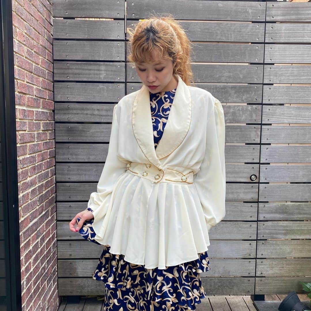 PUNK CAKEのインスタグラム：「•80s gold piping peplum shirt【SOLD】 •ornament pattern silk tiered dress  #punkcake  #vintage #vintageclothing  #80sfashion  #古着 #古着コーデ  #古着女子 #レディース古着　 #原宿 #harajuku  #harajukufashion  #原宿古着屋 #東京古着屋  #古着屋巡り #古着通販」