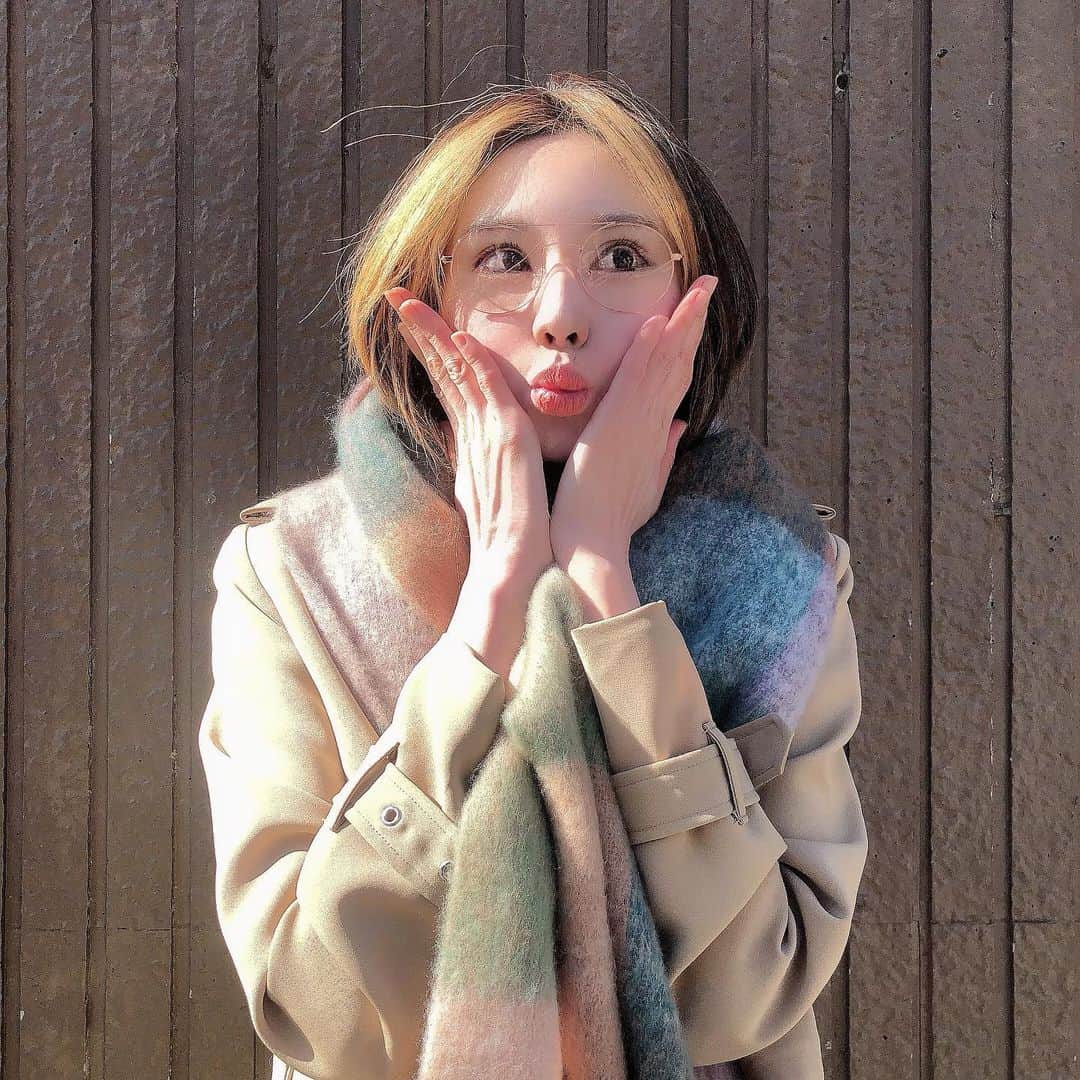 まさき沙耶さんのインスタグラム写真 - (まさき沙耶Instagram)「もう春かなって勘違いしてた。 めっちゃ寒かったな？？？？？？？ さいきん笑った顔ないと言われたので笑ってみた🙂💗 3枚目風すごくてメガネの中まで入ってきてびっくり。 目が開かないなんて🤦‍♀️」2月18日 14時05分 - saya_masaki