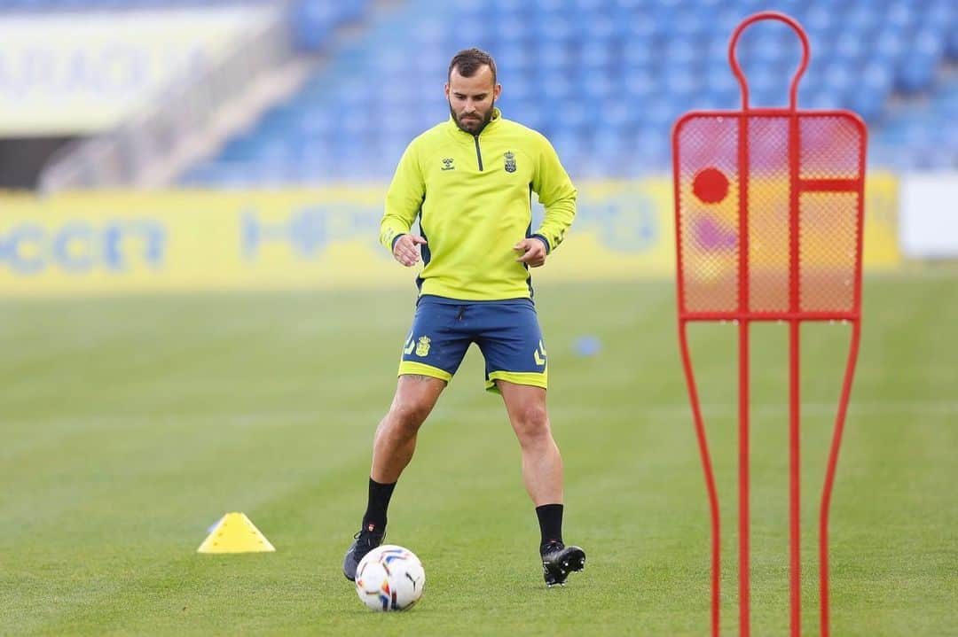 ヘセ・ロドリゲスさんのインスタグラム写真 - (ヘセ・ロドリゲスInstagram)「Buena sesión de entrenamiento ⚽️👏🏽」2月18日 5時23分 - jeserodriguez10