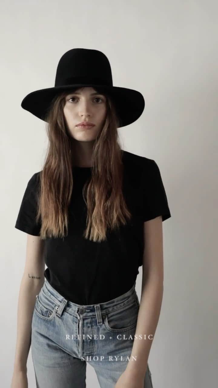 JanessaLeoneのインスタグラム：「RYLAN ____ Our most refined + classic shape from the Essential Black Hat Collection. An all-black, structured hat with a classic and original fit.  #janessaleone」