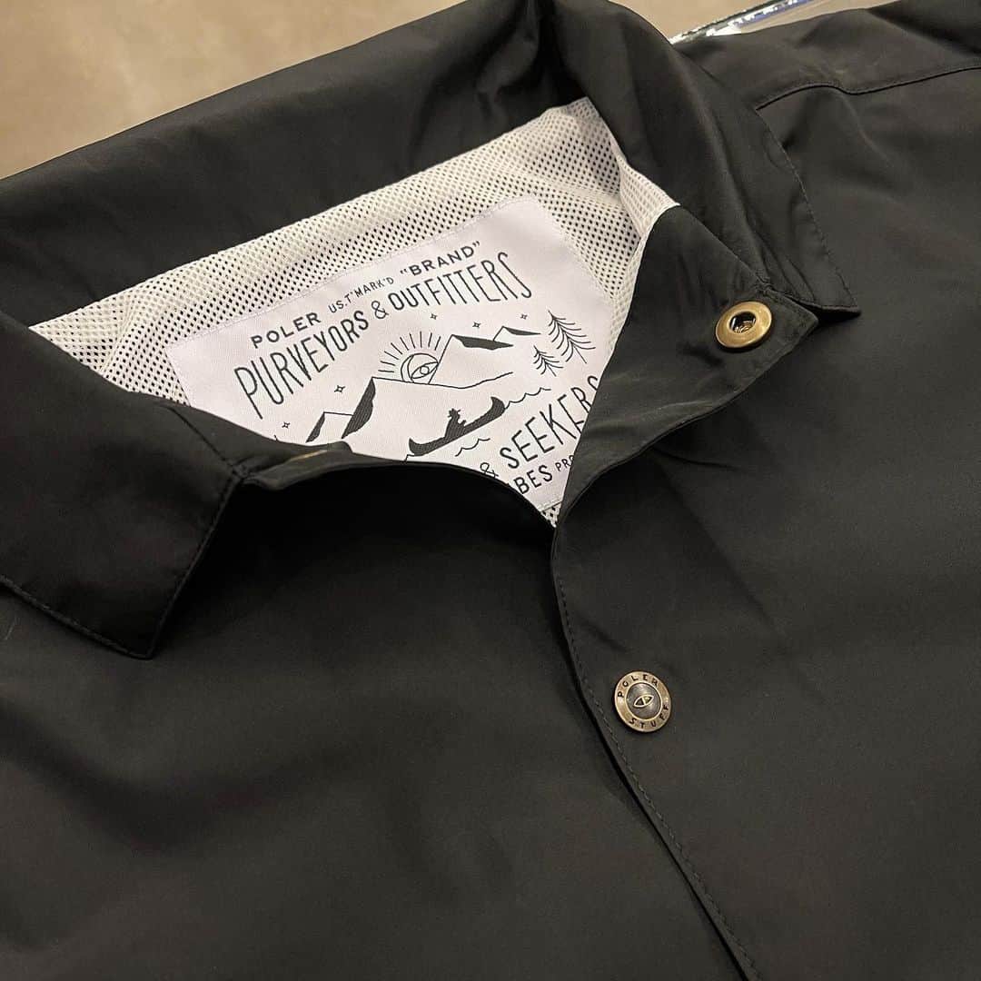 Poler Outdoor Stuffさんのインスタグラム写真 - (Poler Outdoor StuffInstagram)「PRODUCT OF THE DAY ✨ RAMSAY JACKET  -Back hit, clean front  -Poler Stuff branded snaps  -Mesh lining  -$65 in store or call to order!」2月18日 5時43分 - polerportland