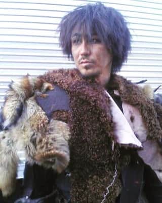 増本 庄一郎さんのインスタグラム写真 - (増本 庄一郎Instagram)「とある映画で、山賊として出演させて頂いたのは、、もう数十年前、 自分でも思う。 別人じゃ。 知らん人の写真じゃ！  #地毛 #GOEMON」2月18日 5時54分 - shoichiro_masumoto