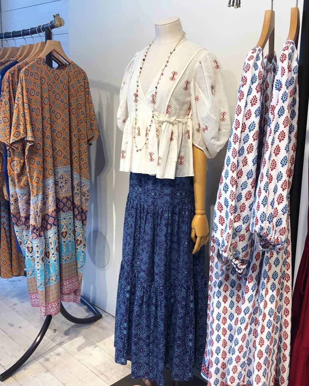 ミーガンパークのインスタグラム：「We are thrilled to say that we are back open! After 5 days in lockdown here in Melbourne we're so happy to be open again! We look forward to seeing you in store once again. Gertrude St, open 10.30 am to 5pm today x」